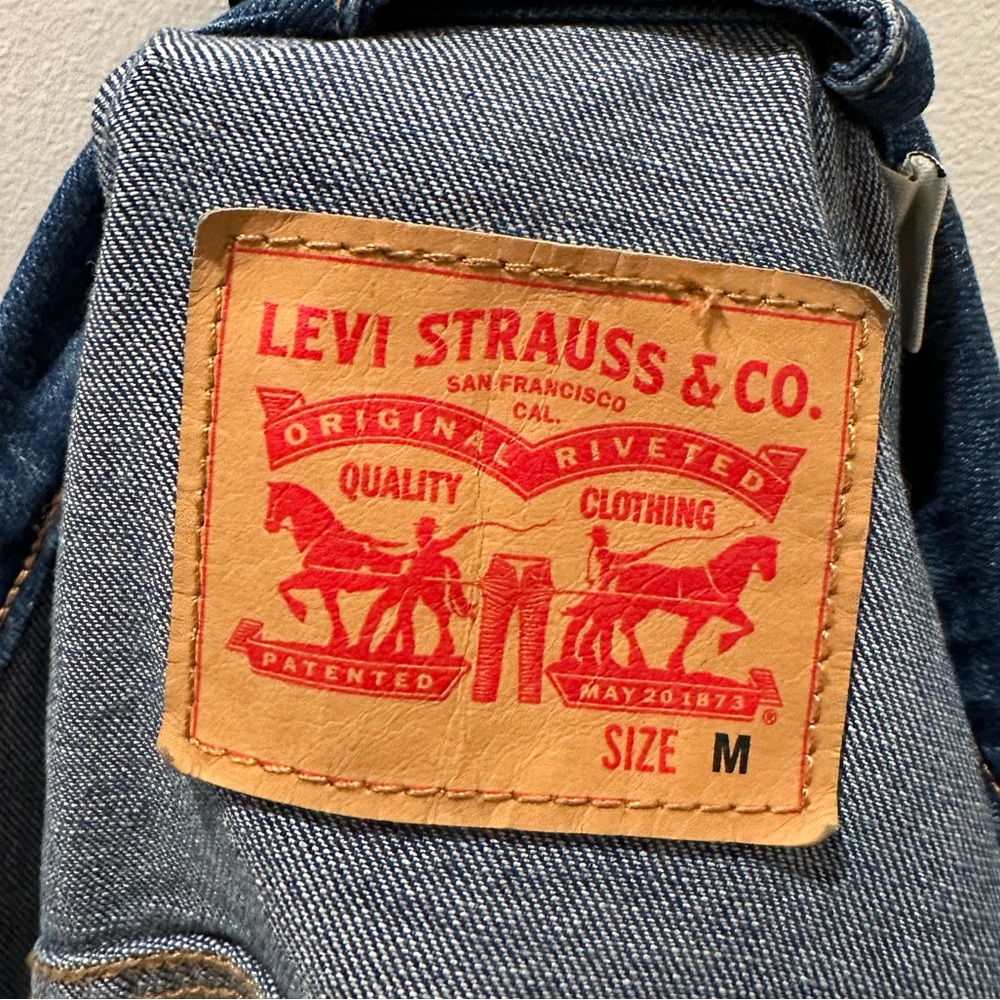 Levi's Dark Blue Denim Trucker Jacket - Picture 3 of 3